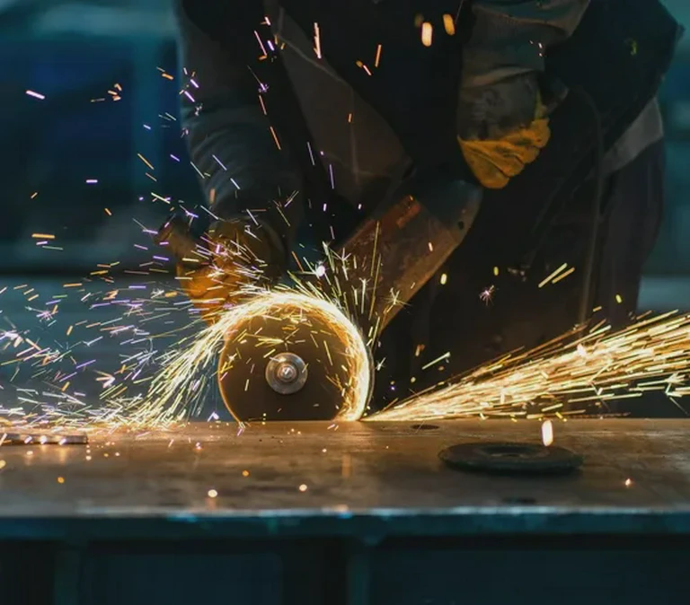 prace spawalnicze i&nbsp;ślusarskie